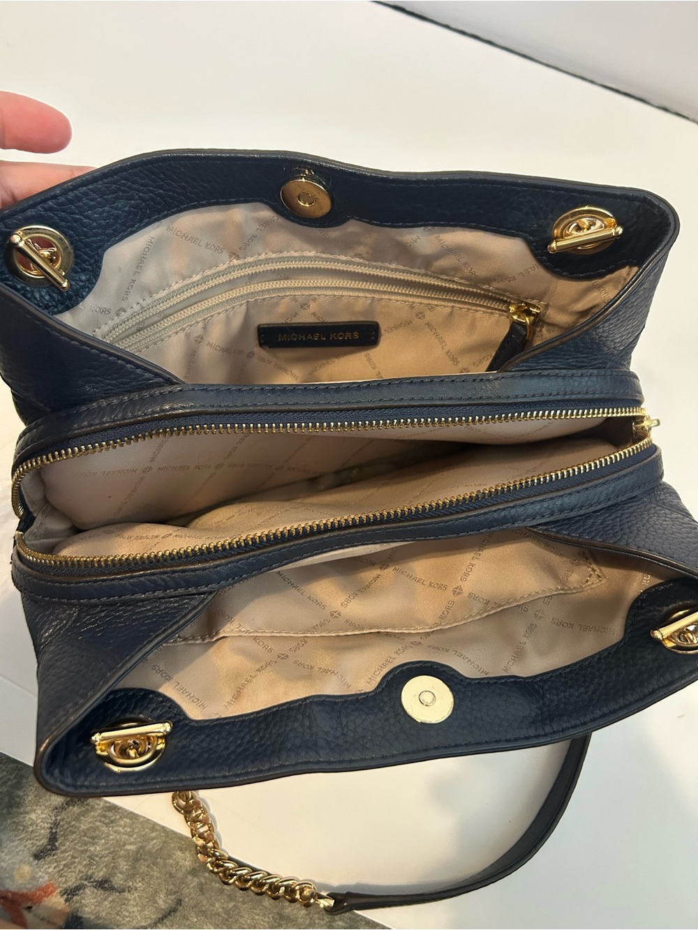Michael Kors Jet Set Chain Shoulder Tote Navy Pebbled Leather Gold Hardware - Picture 10 of 13